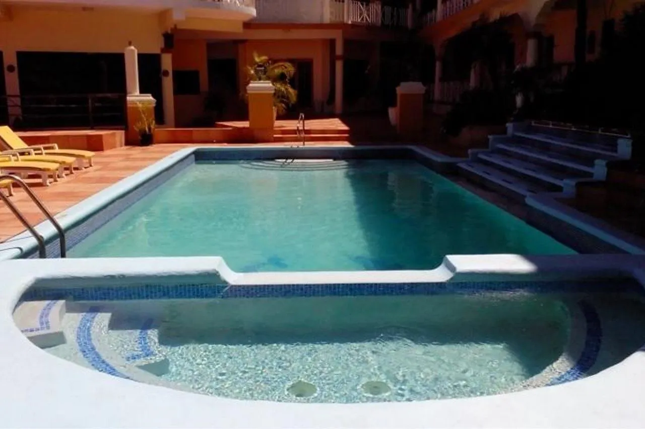 מונטגו ביי Grandiosa Hotel