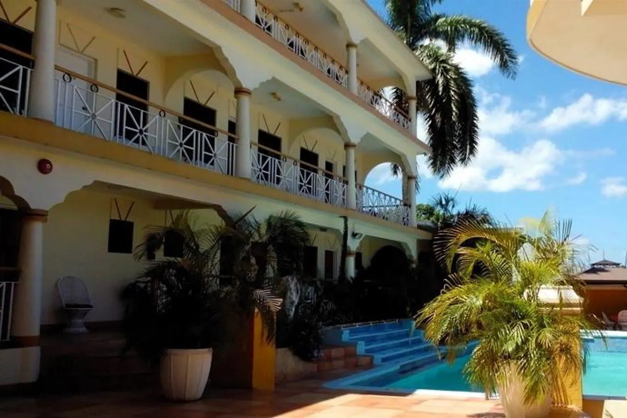 מונטגו ביי Grandiosa Hotel