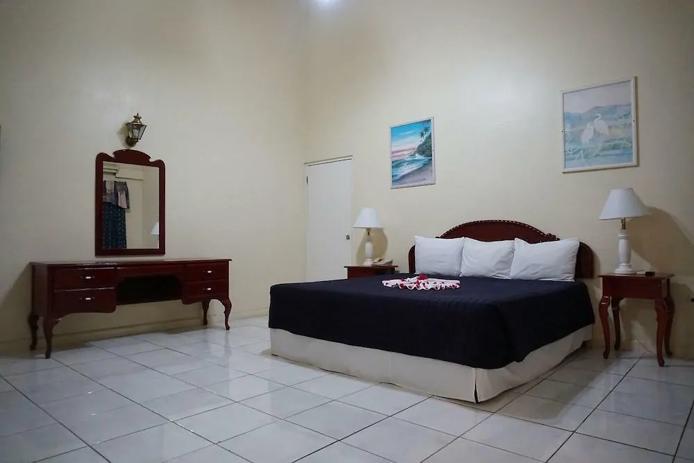 מונטגו ביי Grandiosa Hotel
