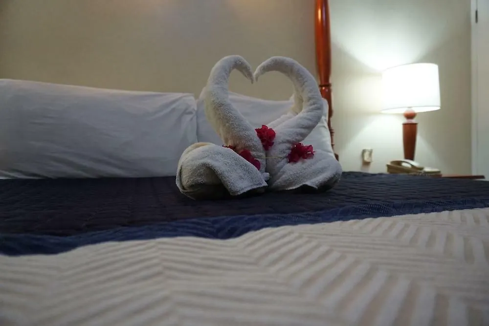 מונטגו ביי Grandiosa Hotel