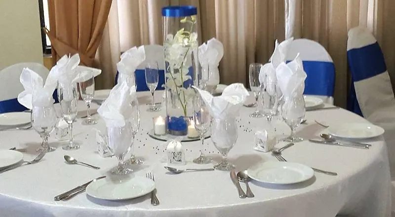 מונטגו ביי Grandiosa Hotel