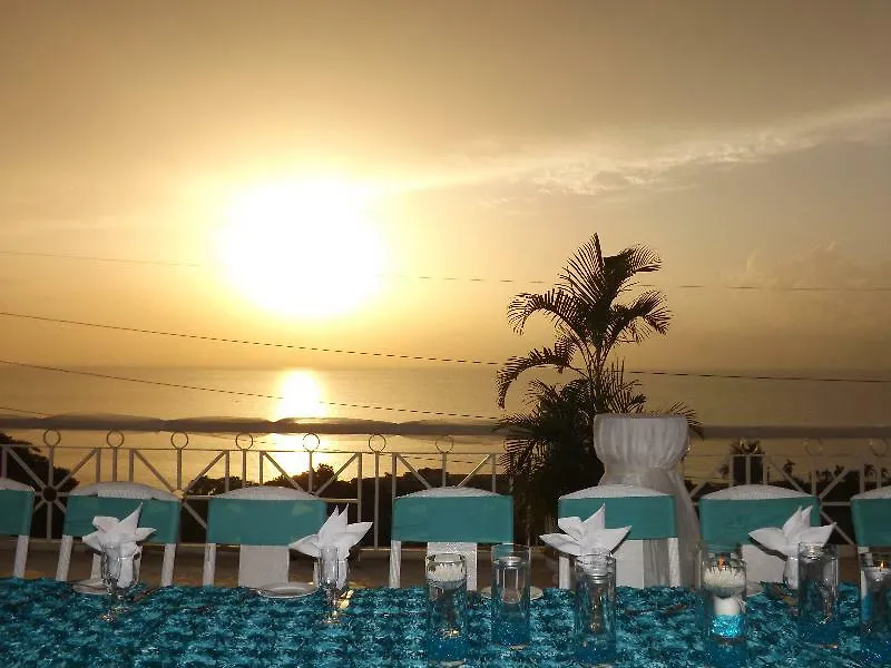 מונטגו ביי Grandiosa Hotel